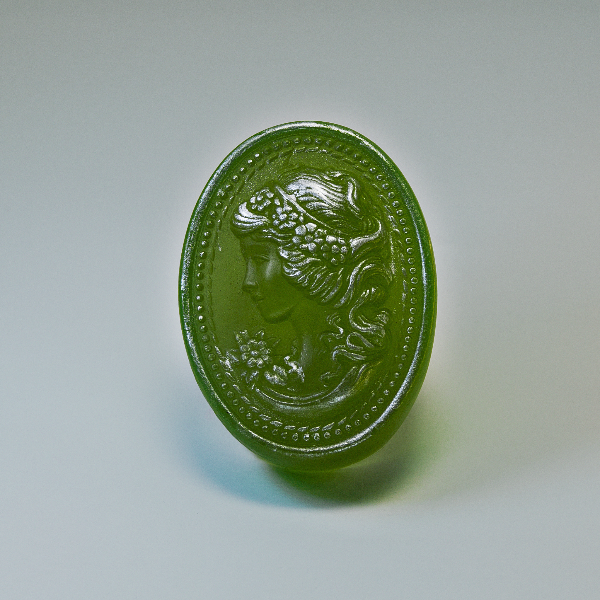 GREEN CAMEO