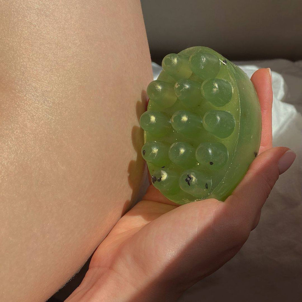Refreshing aloe & loofah bar – the perfect blend of exfoliation and hydration by Soap&Box.