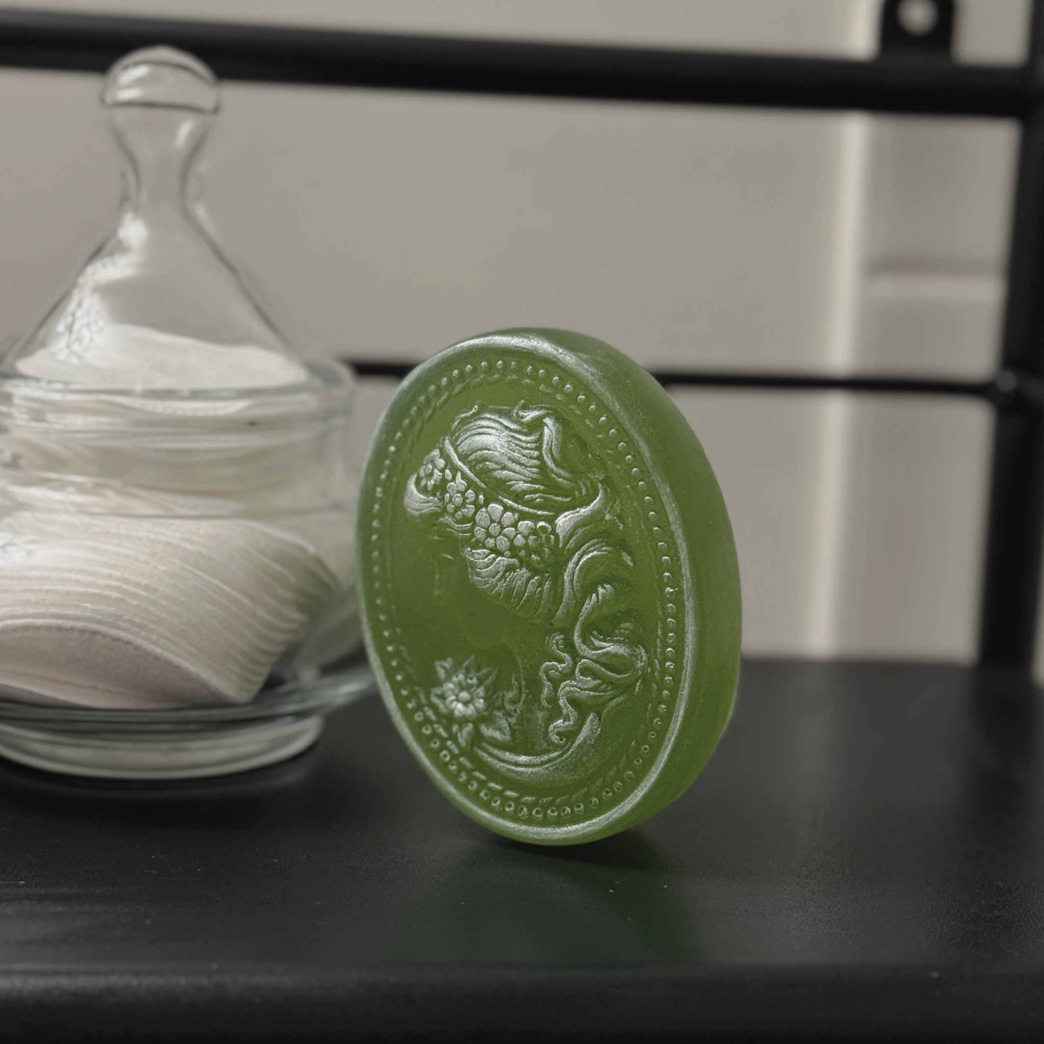 GREEN CAMEO