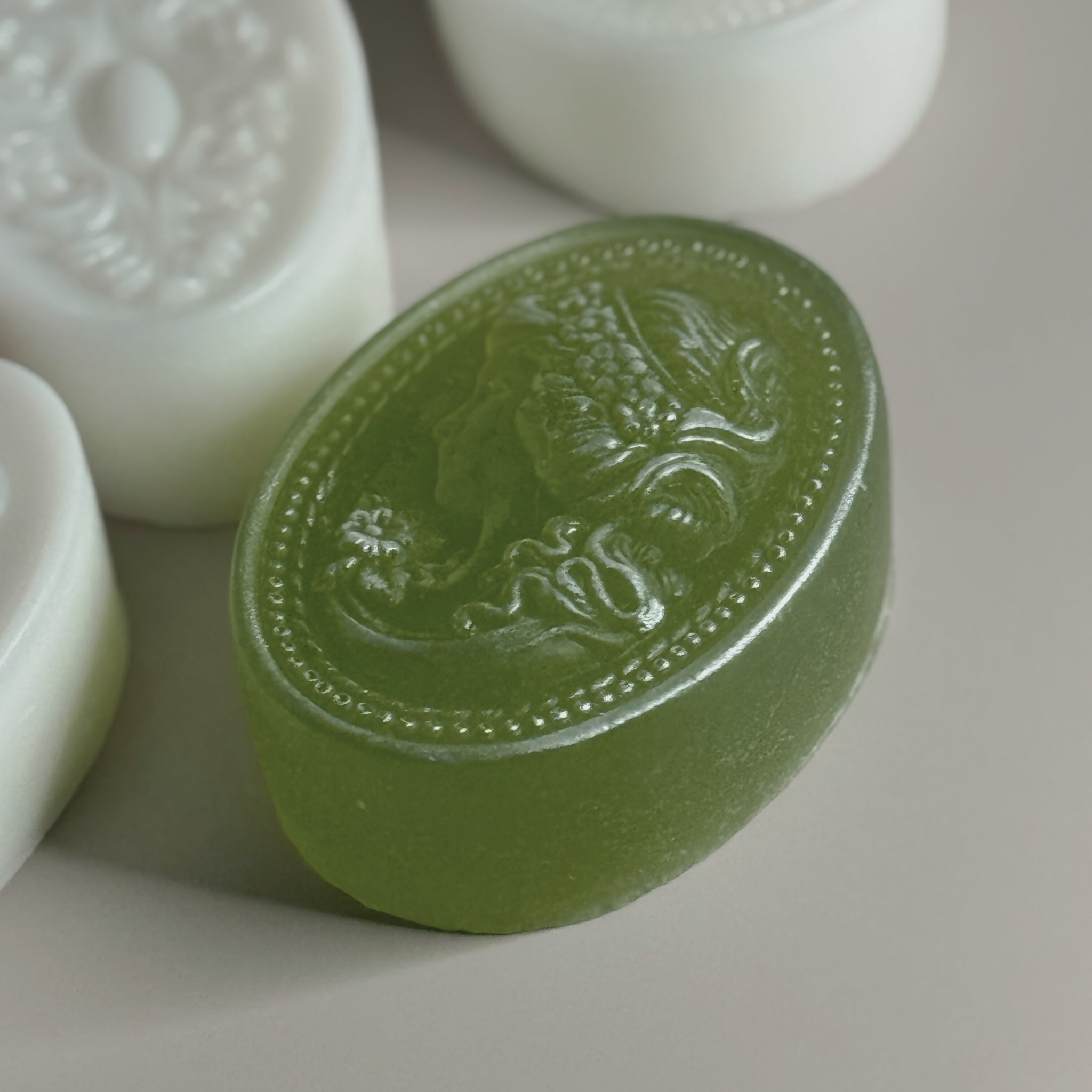 GREEN CAMEO