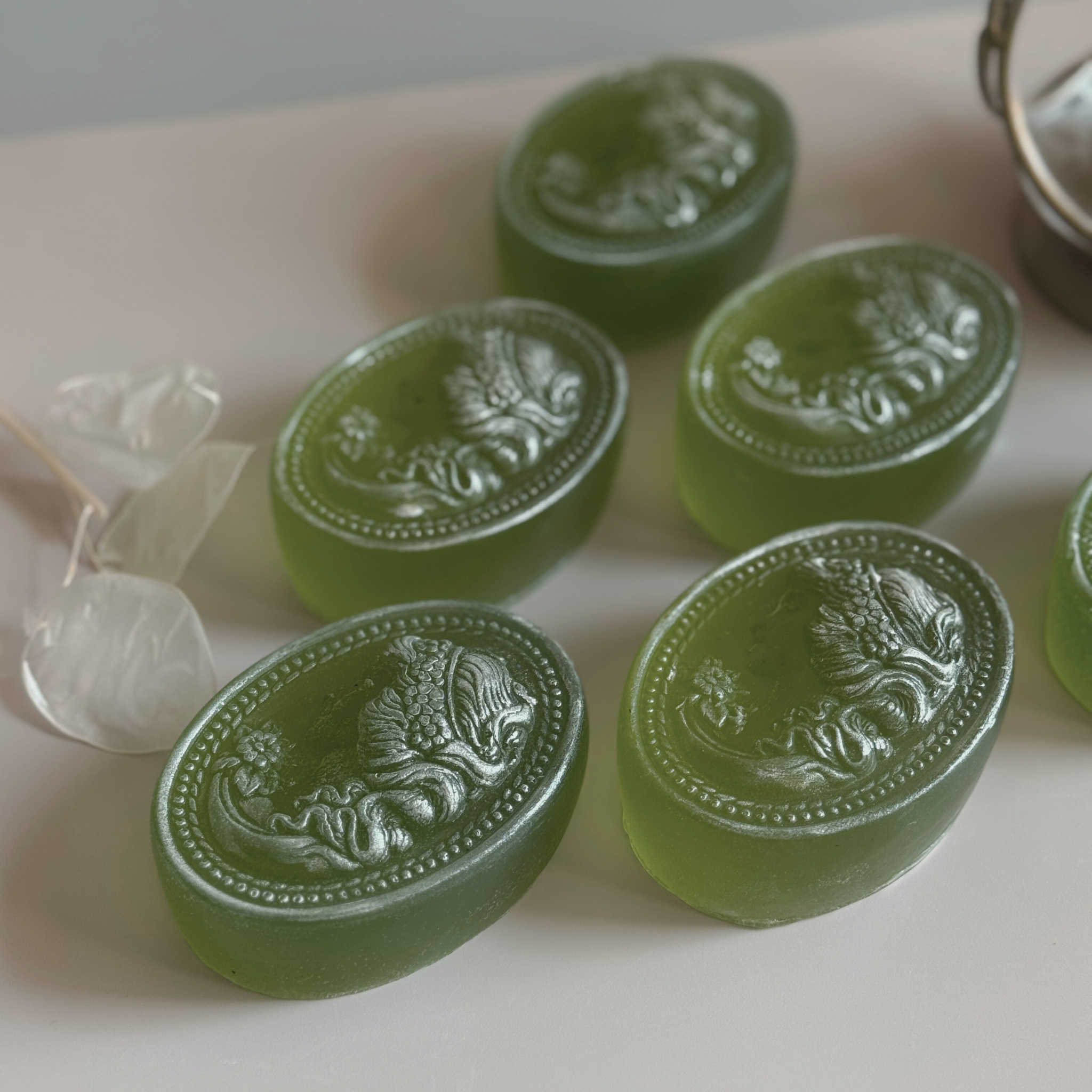 GREEN CAMEO