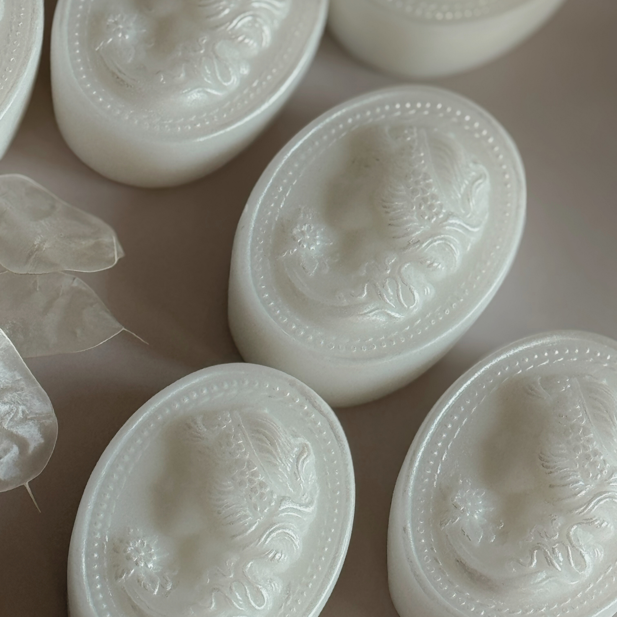 IVORY CAMEO