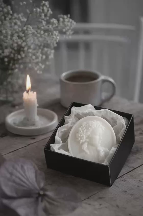 Savon Shea Muse de Soap&Box – savon artisanal au beurre de karité et à la noix de coco, pour une peau douce, lisse et soyeuse, fabriqué au Canada.